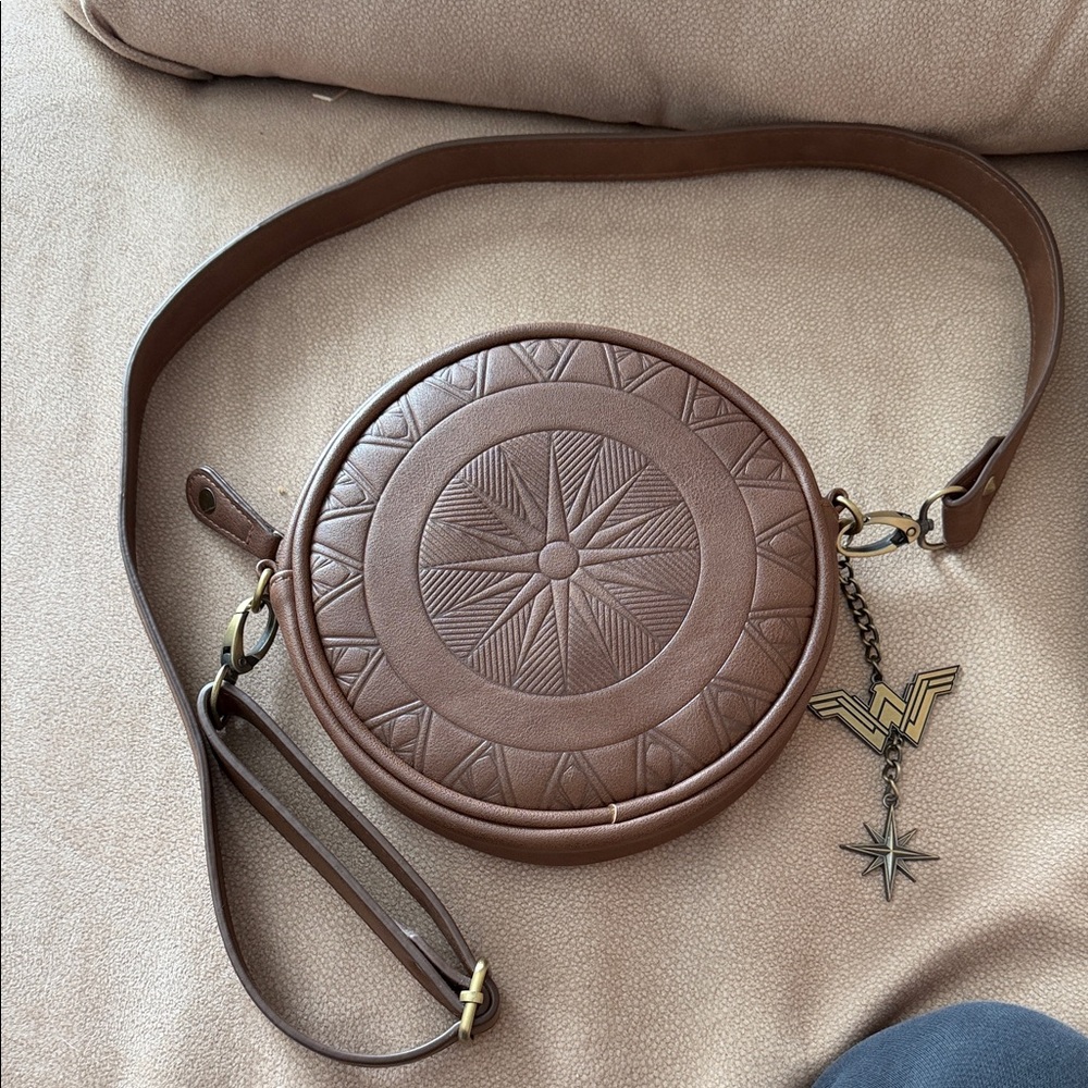 Wonder Woman Crossbody Bag